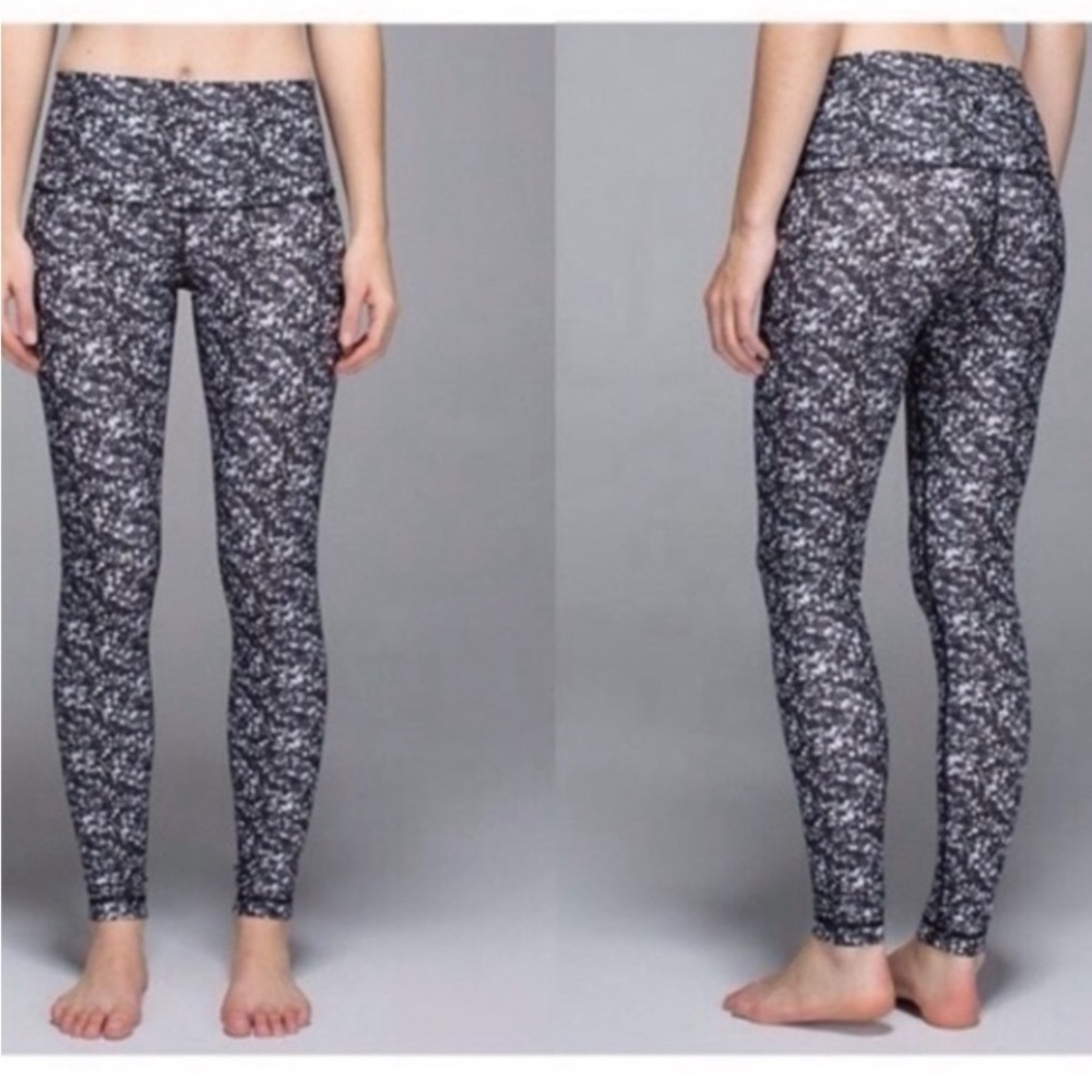 Lululemon Special Edition Wunder Under Shine Tight Sequin
Leggings Size 6.
